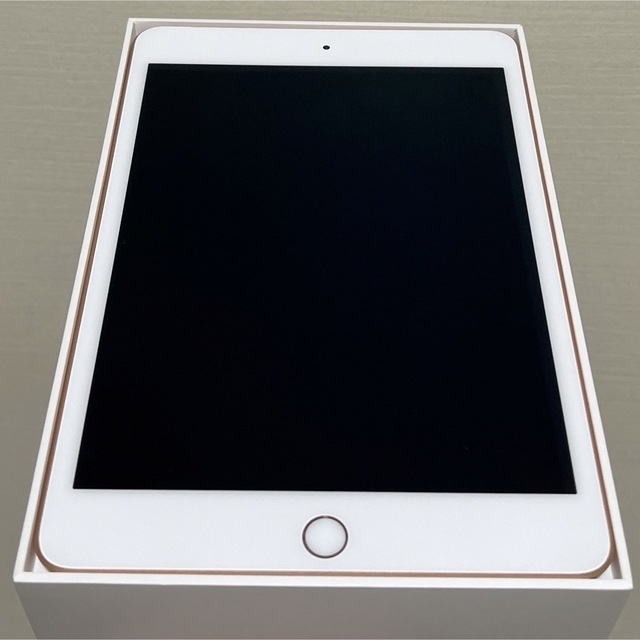 Apple(アップル)のipadmini5  256GB  Wi-Fiモデル  ゴールド スマホ/家電/カメラのPC/タブレット(タブレット)の商品写真