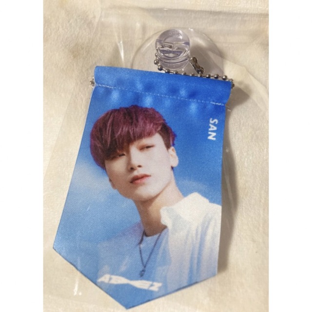 ATEEZ(エイティーズ)のATEEZ サン ミニタペストリー エンタメ/ホビーのタレントグッズ(アイドルグッズ)の商品写真