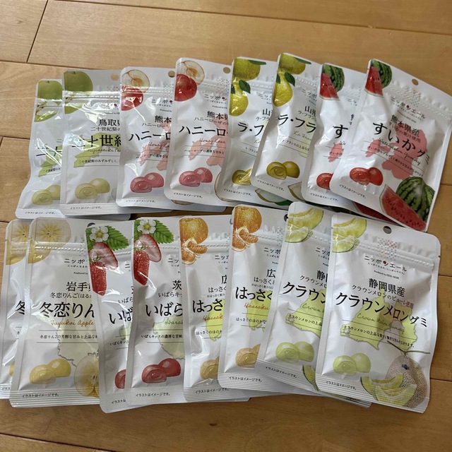 果物グミ　８種類　各2袋　ニッポンエール 食品/飲料/酒の食品(菓子/デザート)の商品写真