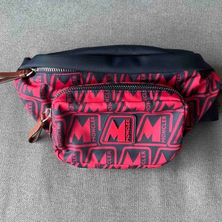 MONCLER - 新品 MONCLER モンクレール ボディバッグ 5M702の通販|ラクマ