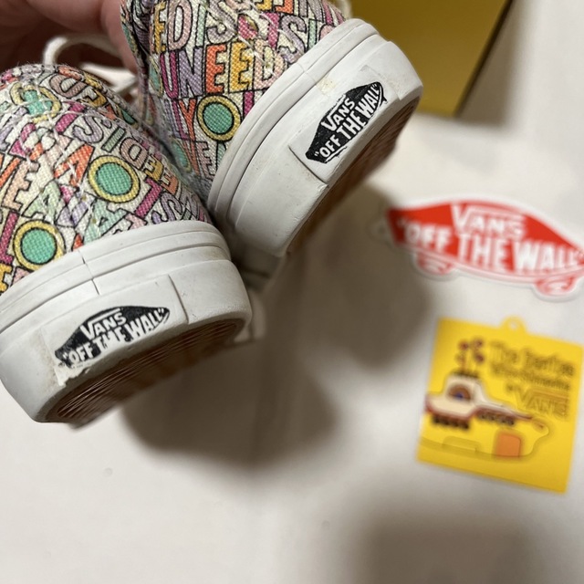 VANS(ヴァンズ)の【VANS】ビートルズコラボ イエローサブマリン  キッズ/ベビー/マタニティのベビー靴/シューズ(~14cm)(スニーカー)の商品写真