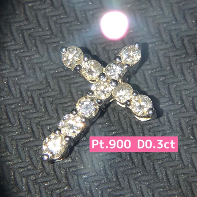 Pt900 ダイヤモンド0.3ct クロス ペンダントトップ 10粒 レディースのアクセサリー(ネックレス)の商品写真