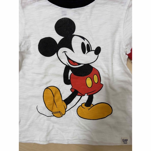 Disney(ディズニー)のGap Disney ミッキーマウス ロンTEE KIDS 95㎝ キッズ/ベビー/マタニティのキッズ服男の子用(90cm~)(Tシャツ/カットソー)の商品写真