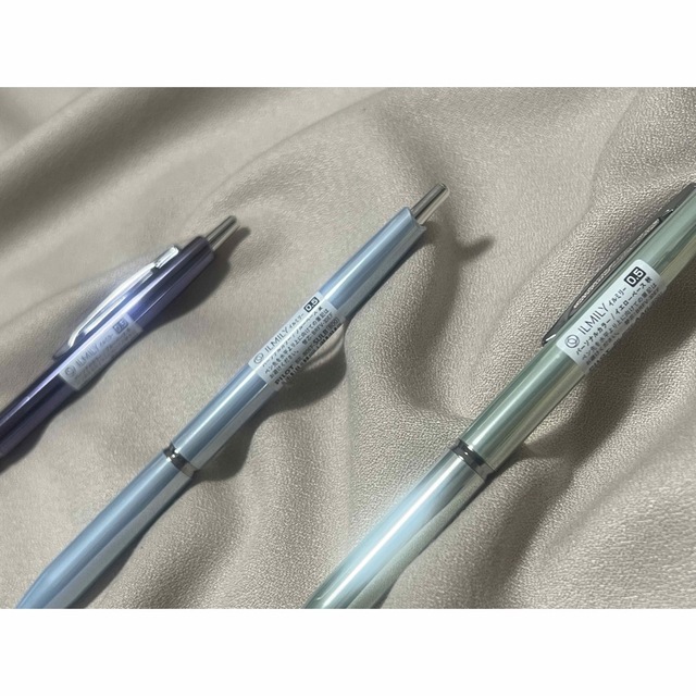 PILOT(パイロット)のPILOT パイロット ILMILY イルミリー油性ボールペン 0.5mm インテリア/住まい/日用品の文房具(ペン/マーカー)の商品写真