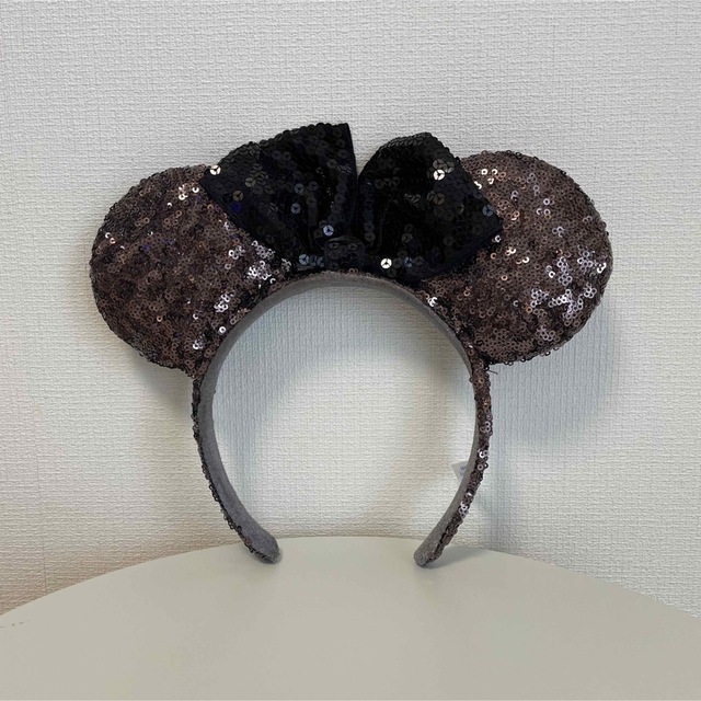 Disney(ディズニー)のディズニー　ミニー　カチューシャ　スパンコール　ゴールド レディースのヘアアクセサリー(カチューシャ)の商品写真