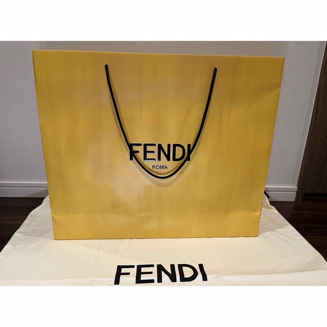 FENDI(フェンディ)のフェンディ ピーカブー アイコニック ラージ ブラック ナイロン メンズのバッグ(ビジネスバッグ)の商品写真