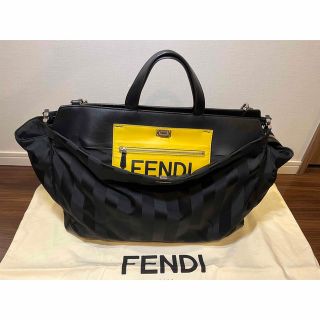 フェンディ(FENDI)のフェンディ ピーカブー アイコニック ラージ ブラック ナイロン(ビジネスバッグ)