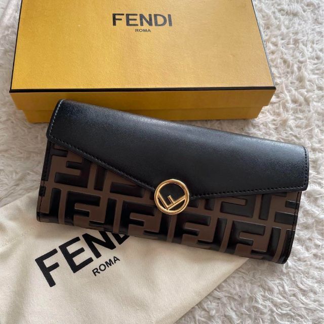 15周年記念イベントが 新品未使用品 箱付き FENDI フェンディ 8連キー