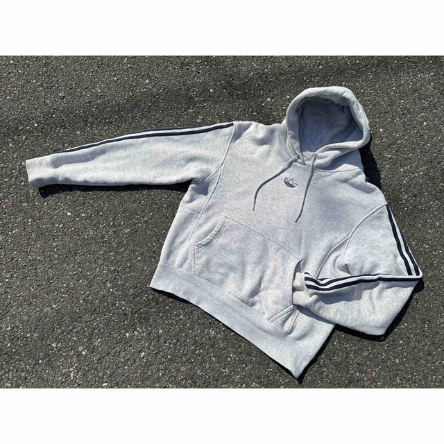 adidas(アディダス)のadidas パーカー hoodie メンズのトップス(パーカー)の商品写真