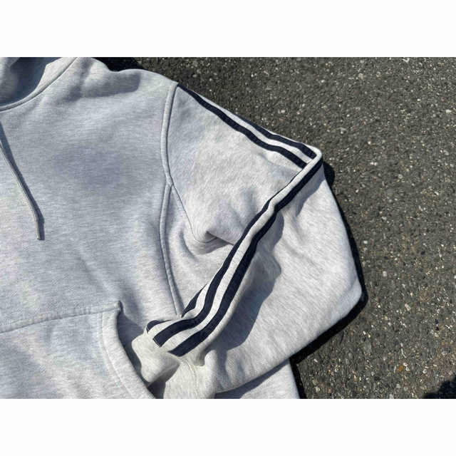 adidas(アディダス)のadidas パーカー hoodie メンズのトップス(パーカー)の商品写真