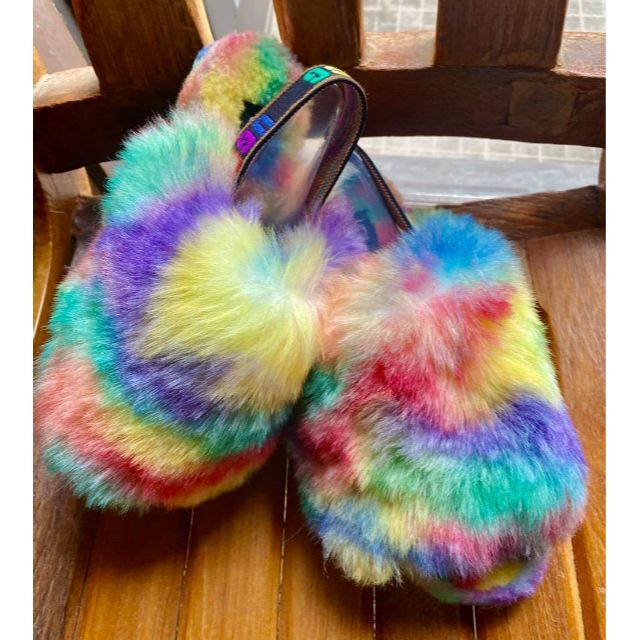 UGG(アグ)の完売しました。。。。。✨24cm✨新品✨UGG✨FLUFF YEAH PRIDE レディースの靴/シューズ(サンダル)の商品写真