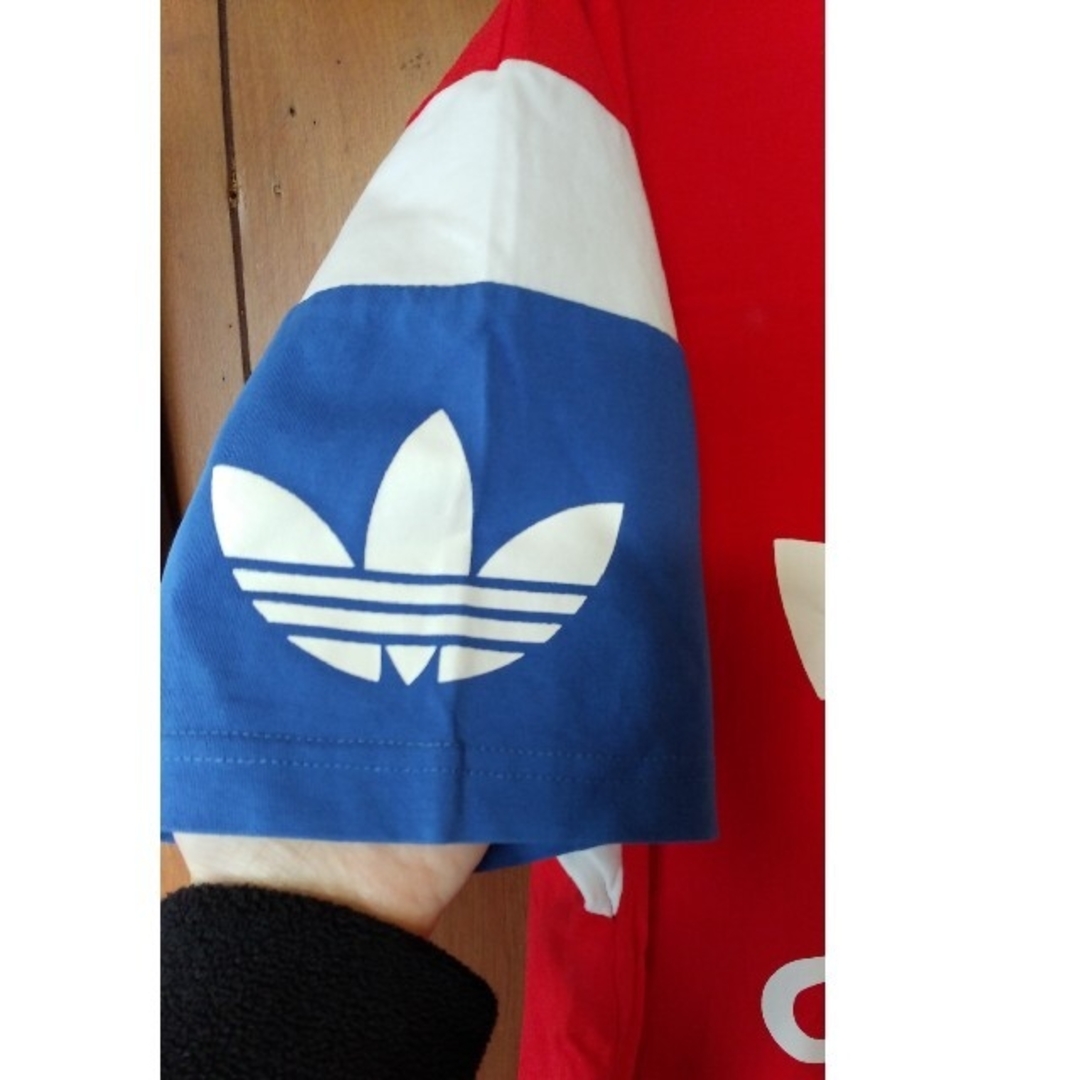 adidas(アディダス)のアディダス！トレンドなビッグシルエットと配色が可愛い！印象に残るビッグTシャツ レディースのトップス(Tシャツ(長袖/七分))の商品写真