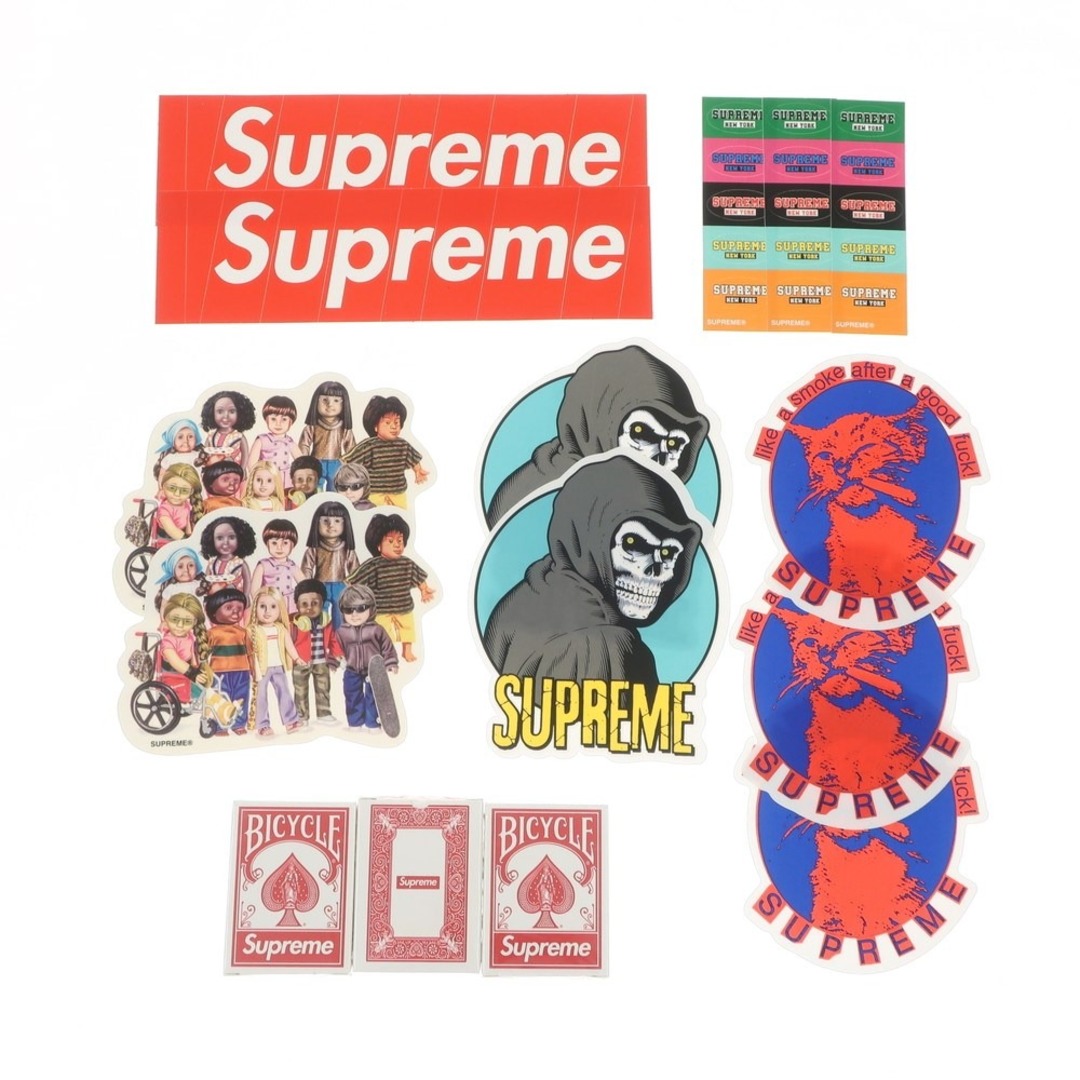 Supreme(シュプリーム)の【中古】【未使用】シュプリーム Supreme ステッカー12枚+プレーイングカード3つセット【メンズ】 インテリア/住まい/日用品のインテリア小物(その他)の商品写真