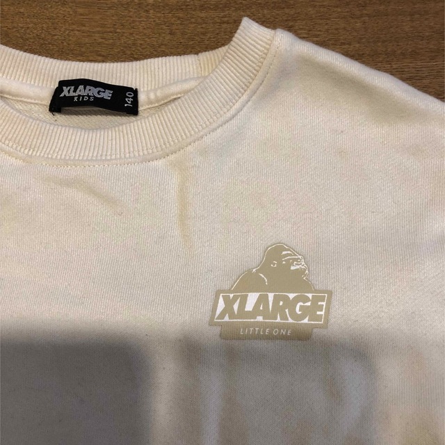 XLARGE(エクストララージ)の【XLARGE】白トレーナー140サイズ キッズ/ベビー/マタニティのキッズ服男の子用(90cm~)(Tシャツ/カットソー)の商品写真