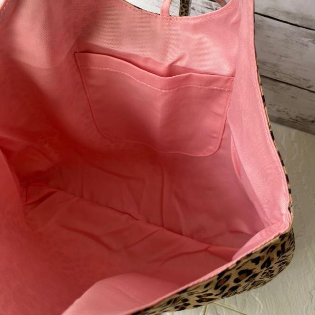 【即日発送】豹柄　レオパード　リバーシブル　肩掛け　韓流　ピンク　トートバッグ レディースのバッグ(ショルダーバッグ)の商品写真