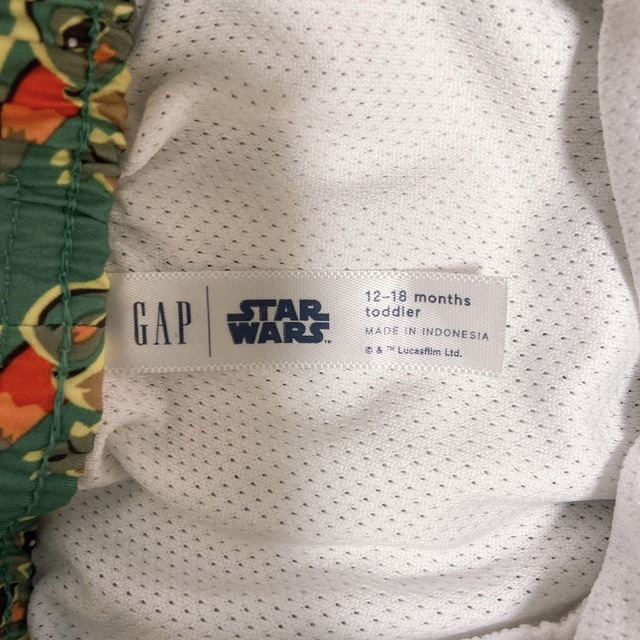 babyGAP(ベビーギャップ)のbab GAP スターウォーズ　水着　スイムウェア　ヨーダ キッズ/ベビー/マタニティのベビー服(~85cm)(水着)の商品写真