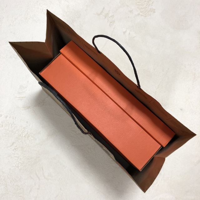 NIKE(ナイキ)の中サイズ 紙袋　NIKE ナイキ ショッパー　プレゼント梱包資材　ナイキ紙袋 レディースのバッグ(ショップ袋)の商品写真