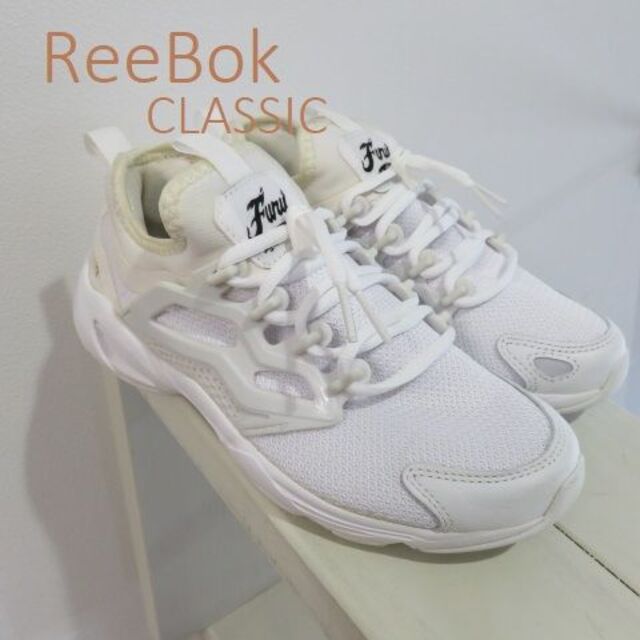 Reebok CLASSIC(リーボッククラシック)のReebok　リーボック　２３センチ　スニーカー　白 レディースの靴/シューズ(スニーカー)の商品写真