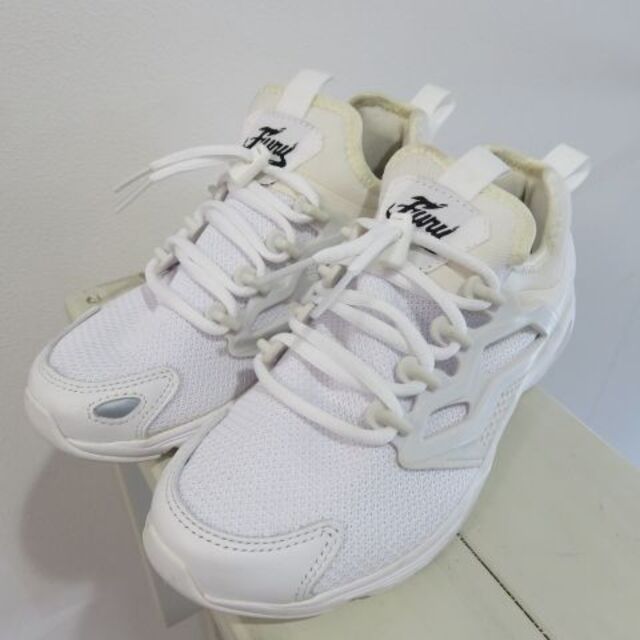 Reebok CLASSIC(リーボッククラシック)のReebok　リーボック　２３センチ　スニーカー　白 レディースの靴/シューズ(スニーカー)の商品写真