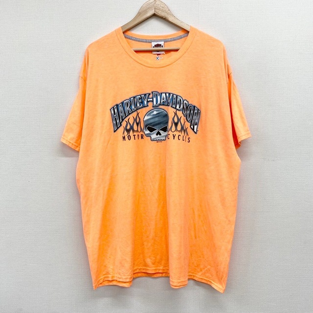 Hanes(ヘインズ)の【中古】 ハーレー ダビッドソン HARLEY-DAVIDSON Tシャツ 半袖 ショートスリーブ スカル ロゴ 両面プリント Hanes X-TEMP サイズ：3XL オレンジ 古着 中古 mellow メンズのトップス(Tシャツ/カットソー(半袖/袖なし))の商品写真