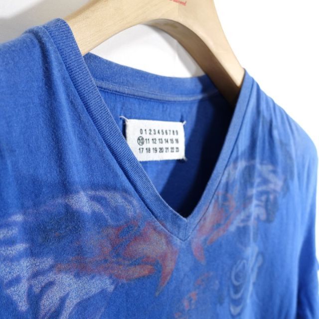 Maison Martin Margiela(マルタンマルジェラ)の【良品】マルタンマルジェラ　薔薇プリントＶネックＴシャツ　Margiela メンズのトップス(Tシャツ/カットソー(半袖/袖なし))の商品写真