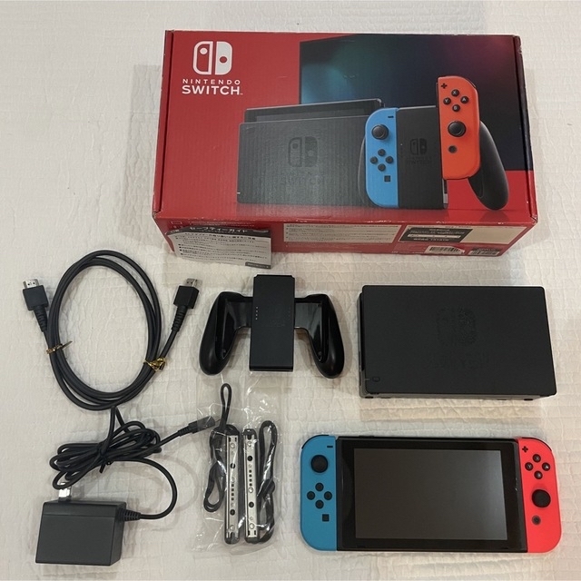 Nintendo Switch(ニンテンドースイッチ)のニンテンドー　Switch 本体　おまけ付き　Nintendo スイッチ エンタメ/ホビーのゲームソフト/ゲーム機本体(家庭用ゲーム機本体)の商品写真