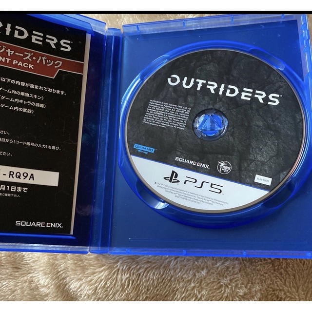 OUTRIDERS（アウトライダーズ） PS5 エンタメ/ホビーのゲームソフト/ゲーム機本体(家庭用ゲームソフト)の商品写真