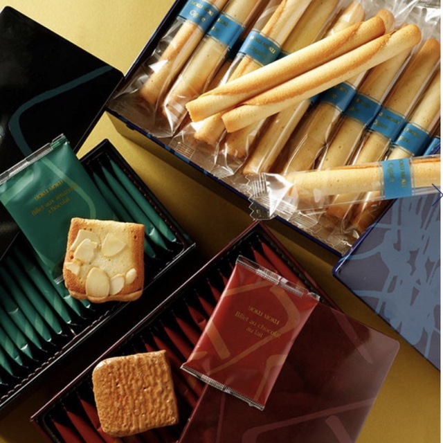 銘菓、２箱、アンリシャルパンティエ、ヨックモック、焼菓子、フィナンシェ、シガール 食品/飲料/酒の食品(菓子/デザート)の商品写真