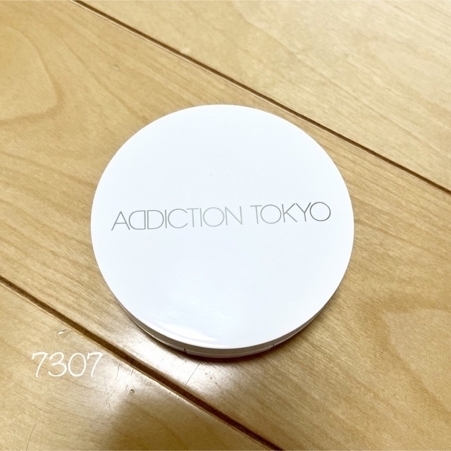 ADDICTION(アディクション)のADDICTION スキンケア UV タッチアップクッション、ケース、パフ コスメ/美容のベースメイク/化粧品(化粧下地)の商品写真