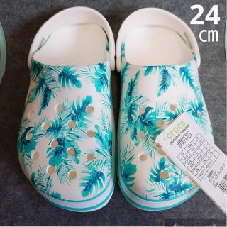 クロックス(crocs)のcrocs サンダル花柄 24㎝(サンダル)