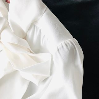 Max Mara - 新品同様‼️マックスマーラ シルク100% ボウタイブラウスの