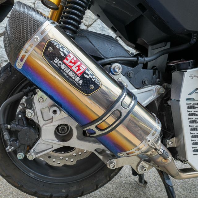 美品 ヨシムラ フルエキゾースト ADV150 R-77S チタンブルー 自動車/バイクのバイク(パーツ)の商品写真