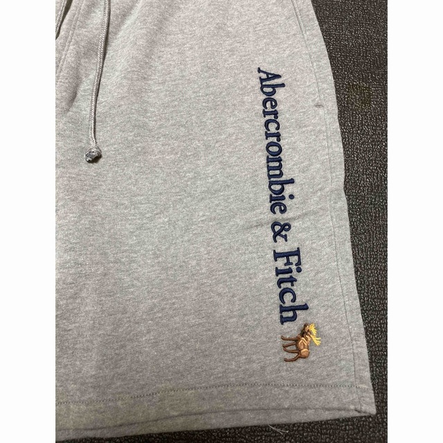 Abercrombie&Fitch(アバクロンビーアンドフィッチ)のAbercrombie&Fitch アバクロ フリースショートパンツL新品  メンズのパンツ(ショートパンツ)の商品写真