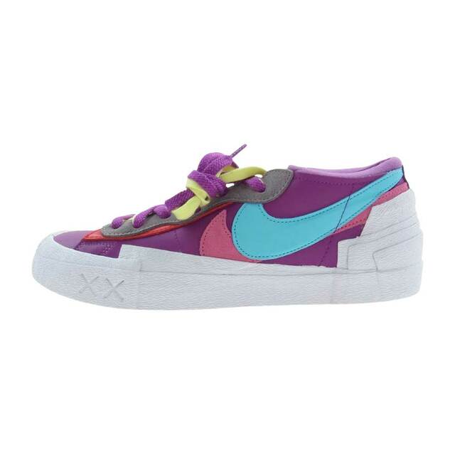 NIKE(ナイキ)のNIKE ナイキ スニーカー DM7901-500 × sacai サカイ KAWS カウズ Blazer Low ブレーザー ロー Purple Dusk パープルダスク スニーカー マルチカラー系 27.5cm【極上美品】【中古】 メンズの靴/シューズ(スニーカー)の商品写真