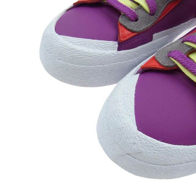 NIKE(ナイキ)のNIKE ナイキ スニーカー DM7901-500 × sacai サカイ KAWS カウズ Blazer Low ブレーザー ロー Purple Dusk パープルダスク スニーカー マルチカラー系 27.5cm【極上美品】【中古】 メンズの靴/シューズ(スニーカー)の商品写真