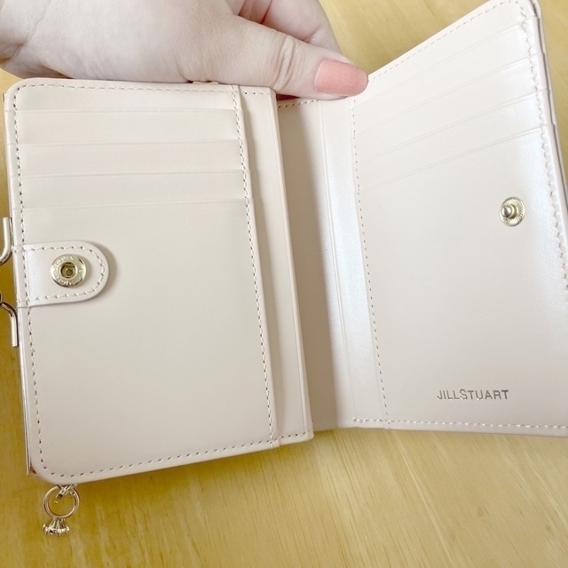 JILLSTUART(ジルスチュアート)のジルスチュアート　二つ折り財布ピンクベージュ　送料込み レディースのファッション小物(財布)の商品写真