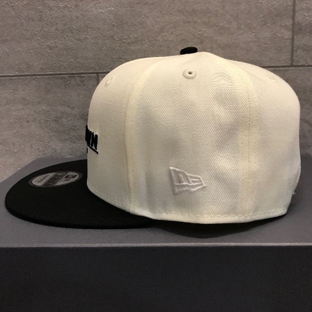 NEW ERA(ニューエラー)のKANDYTOWN 9fifty NEW ERA（WHITE/BLACK） メンズの帽子(キャップ)の商品写真