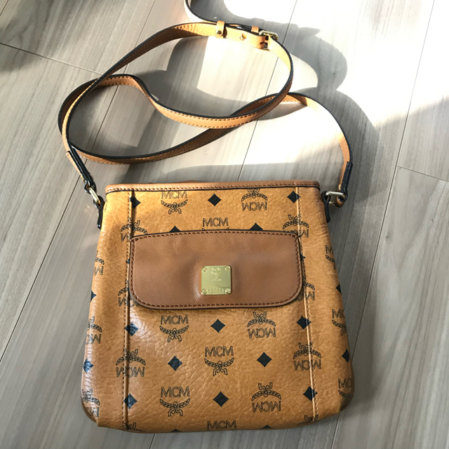 MCM(エムシーエム)のMCMショルダーバッグ レディースのバッグ(ショルダーバッグ)の商品写真