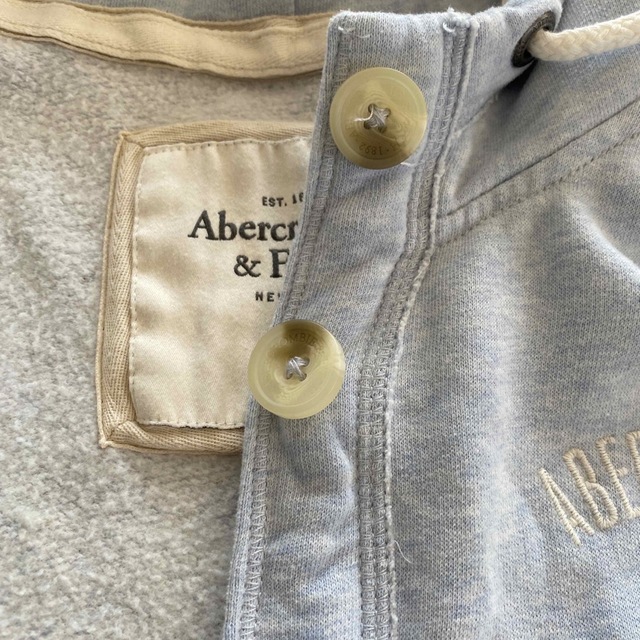 Abercrombie&Fitch(アバクロンビーアンドフィッチ)のabercrombie&fitch フード付きパーカー レディースのトップス(パーカー)の商品写真