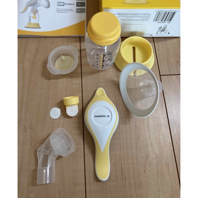 medela(メデラ)のメデラ　ハーモニー手動さく乳器 キッズ/ベビー/マタニティの授乳/お食事用品(その他)の商品写真