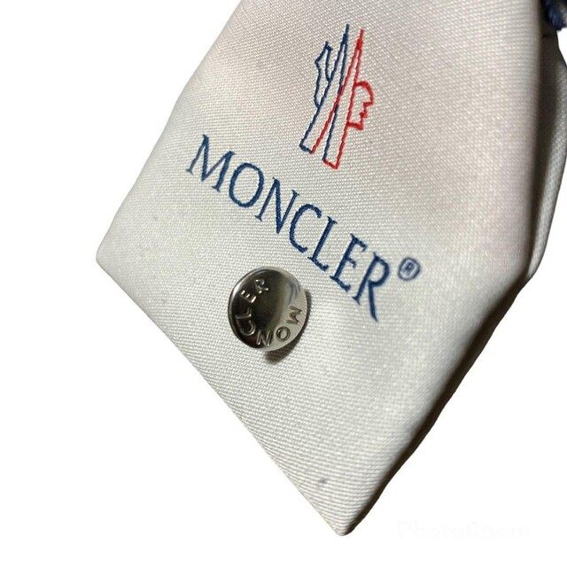 MONCLER(モンクレール)のMONCLER　ボタン　巾着袋セット レディースのジャケット/アウター(ナイロンジャケット)の商品写真