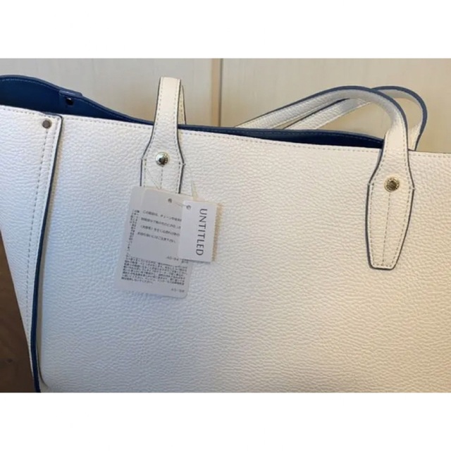 UNTITLED(アンタイトル)の【新品・未使用・】untitled アンタイトル　ホワイト×ブルー レディースのバッグ(ショルダーバッグ)の商品写真
