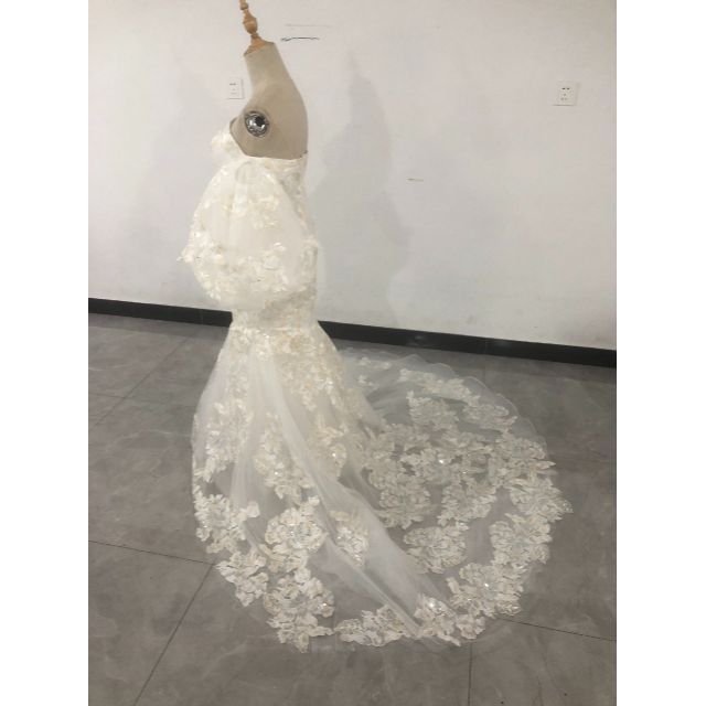 新品在庫処理！激安！繊細レース ウェディングドレス ホワイト パフスリーブ 結婚 レディースのフォーマル/ドレス(ウェディングドレス)の商品写真