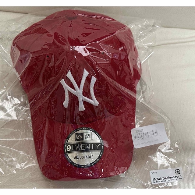 NEW ERA(ニューエラー)のNEW ERA×MoMA×ヤンキース レッド 美品 エンタメ/ホビーのエンタメ その他(その他)の商品写真