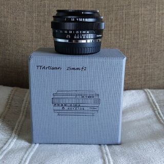 フジフイルム(富士フイルム)の美品　TTArtisan 25mm F2.0 フジＸマウント(レンズ(単焦点))