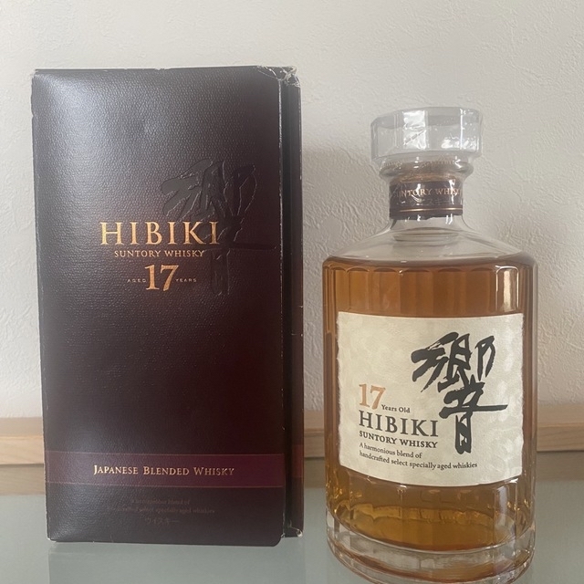 サントリー 響17年700ml 43度 冊子、箱付 未開封 【翌日発送可能