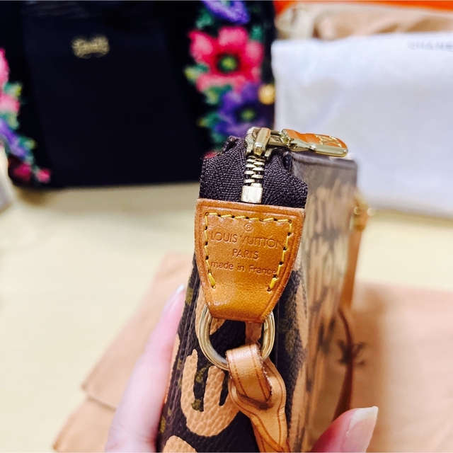 ????美品????LOUISVUITTON????ポシェットアクセソワール????グラフティ????廃盤品????