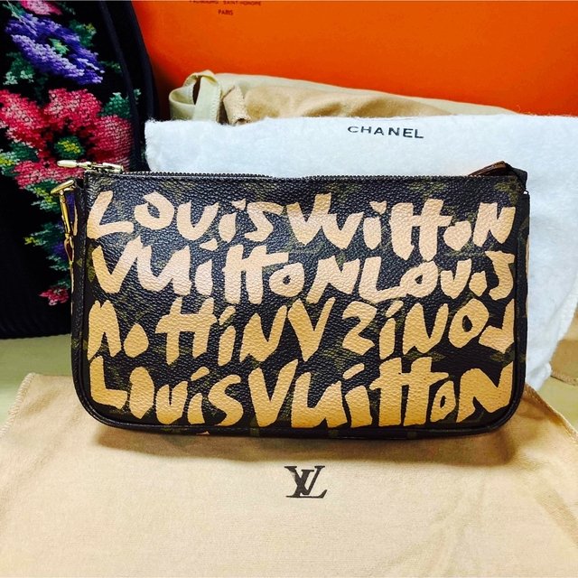 ????美品????LOUISVUITTON????ポシェットアクセソワール????グラフティ????廃盤品????