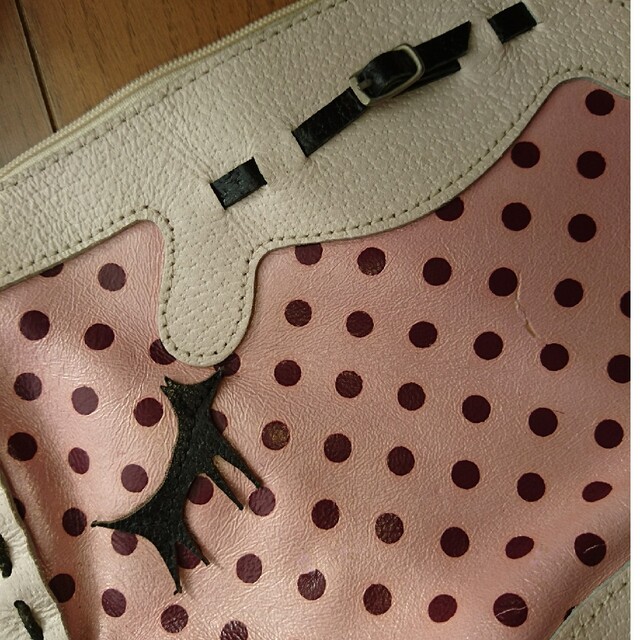 ショルダーバッグ レザー ピンク ドット レディースのバッグ(ショルダーバッグ)の商品写真