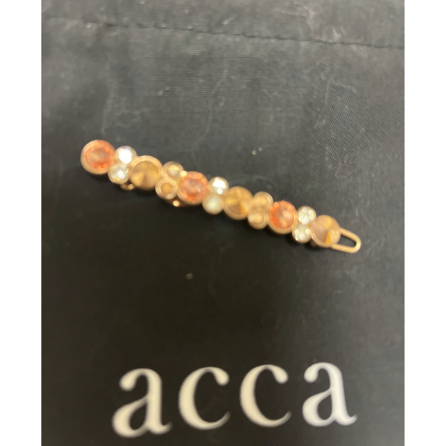 acca(アッカ)のacca ベリー　サーモンピンク系　カエル足 レディースのヘアアクセサリー(ヘアピン)の商品写真